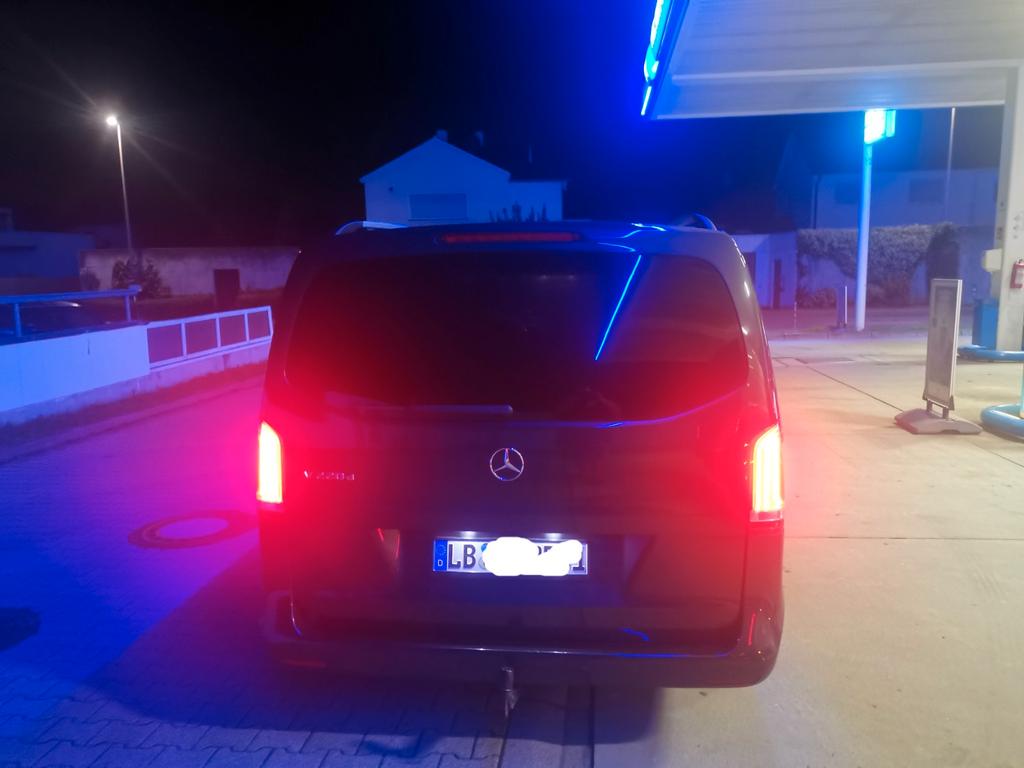 Mercedes-Benz V 220