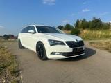 Skoda Superb 2.0 TSI DSG 4x4 Style Combi Style - Skoda Superb von privat