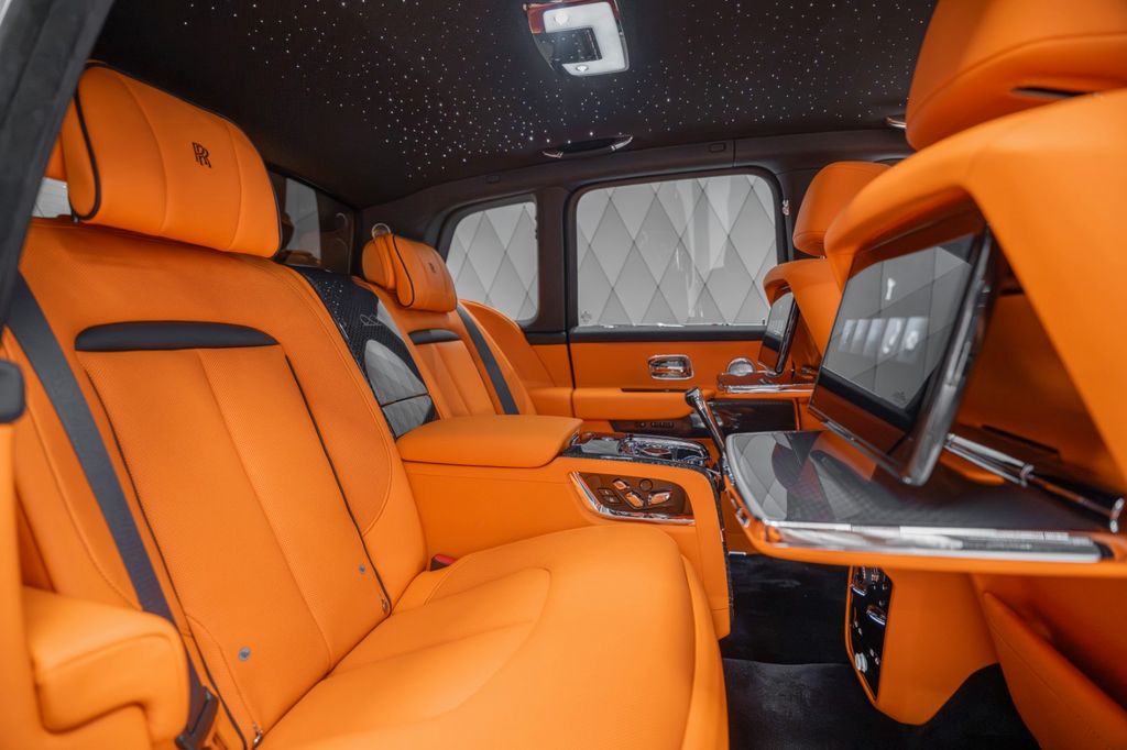 Cullinan BLACK BADGE 2026 GREY/ORANGE STARLIGHT - Bild 13