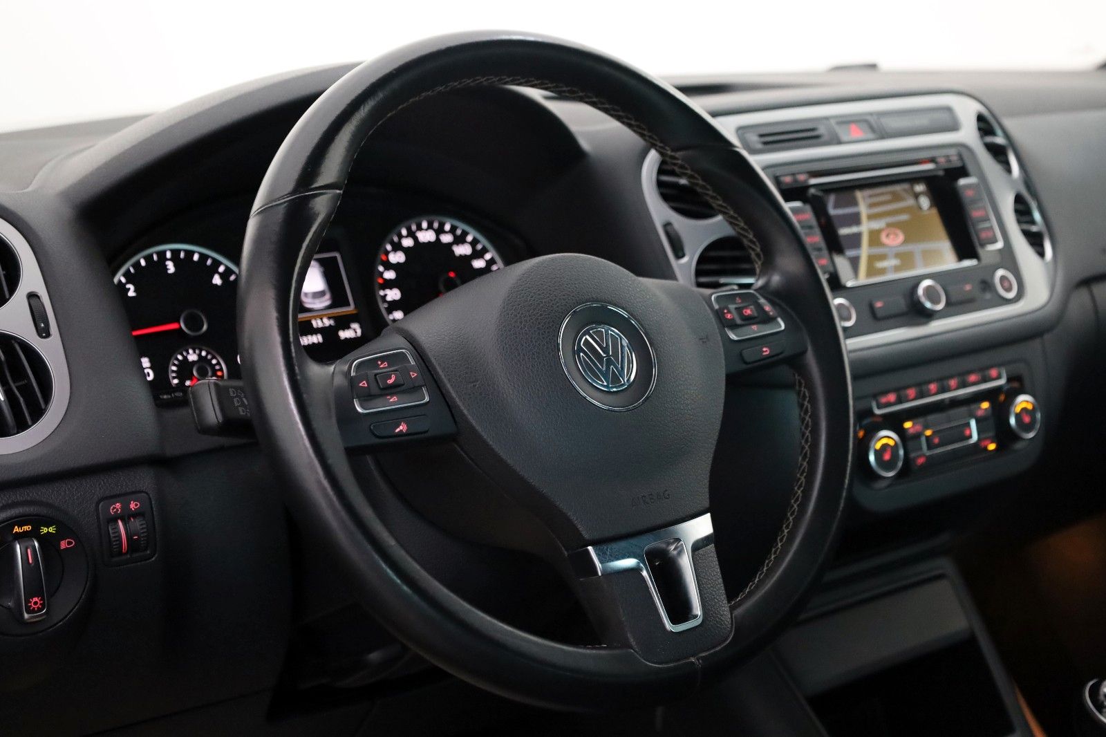 Fahrzeugabbildung Volkswagen Tiguan Lounge Sport &Style ,Navi,Kamera,AHK , WR