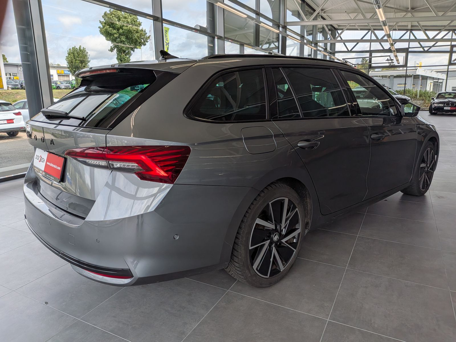 Fahrzeugabbildung SKODA Octavia 1.5 TSI Sportline Pano Matrix AHK 5J-Gar