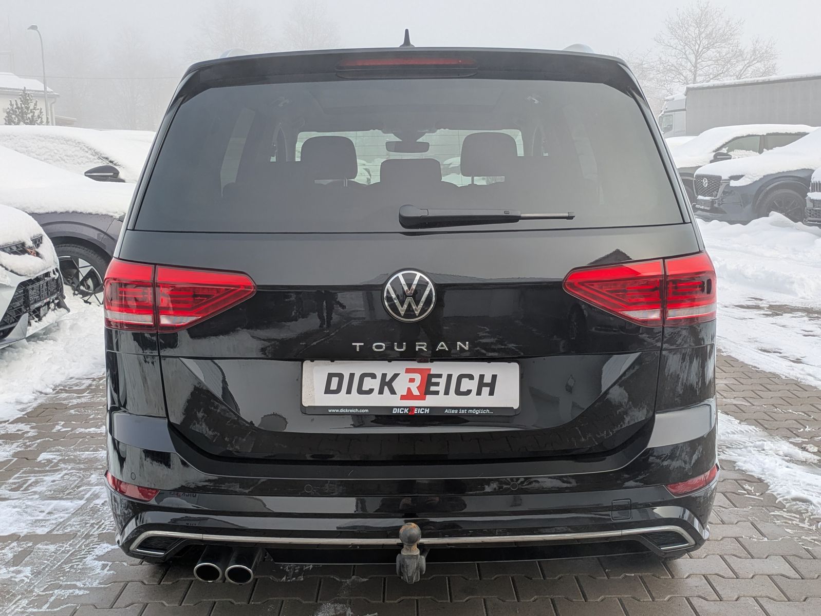 Fahrzeugabbildung Volkswagen Touran 2.0 DSG R-Line High. Pano 7-Si IQ.Dri AHK