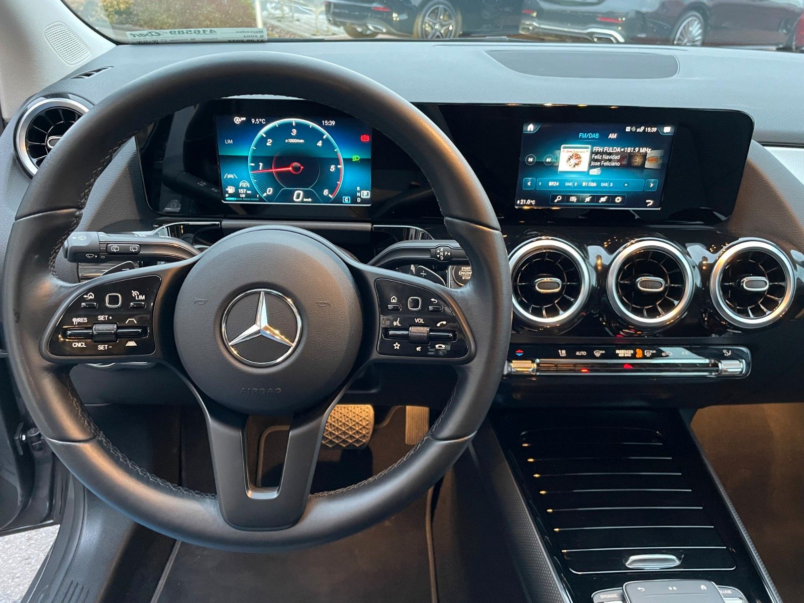 Fahrzeugabbildung Mercedes-Benz B 200 d R-Kamera+AHK+DISTR+LED+Carplay+DAB