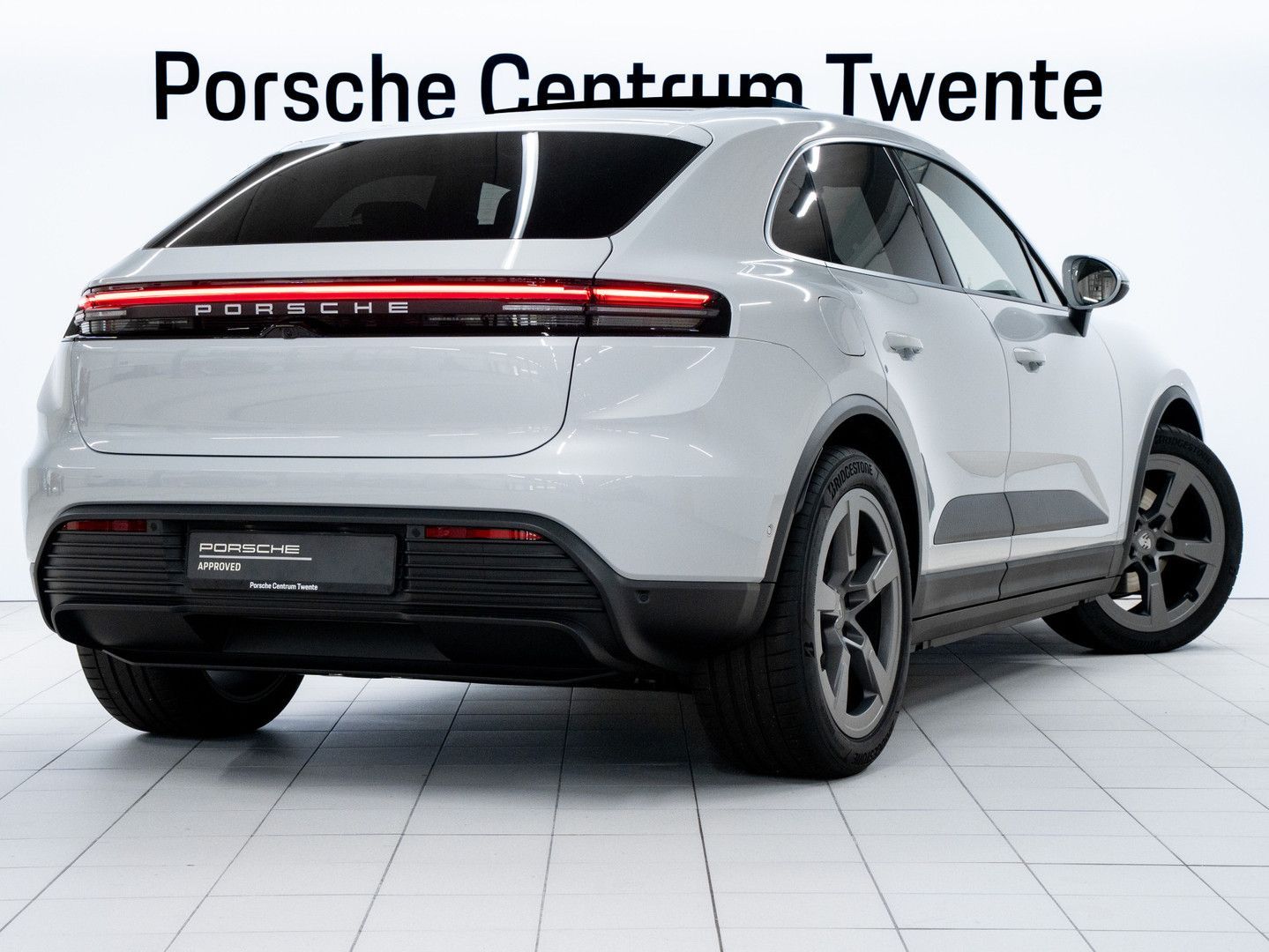 Porsche Macan 4 imagem 3