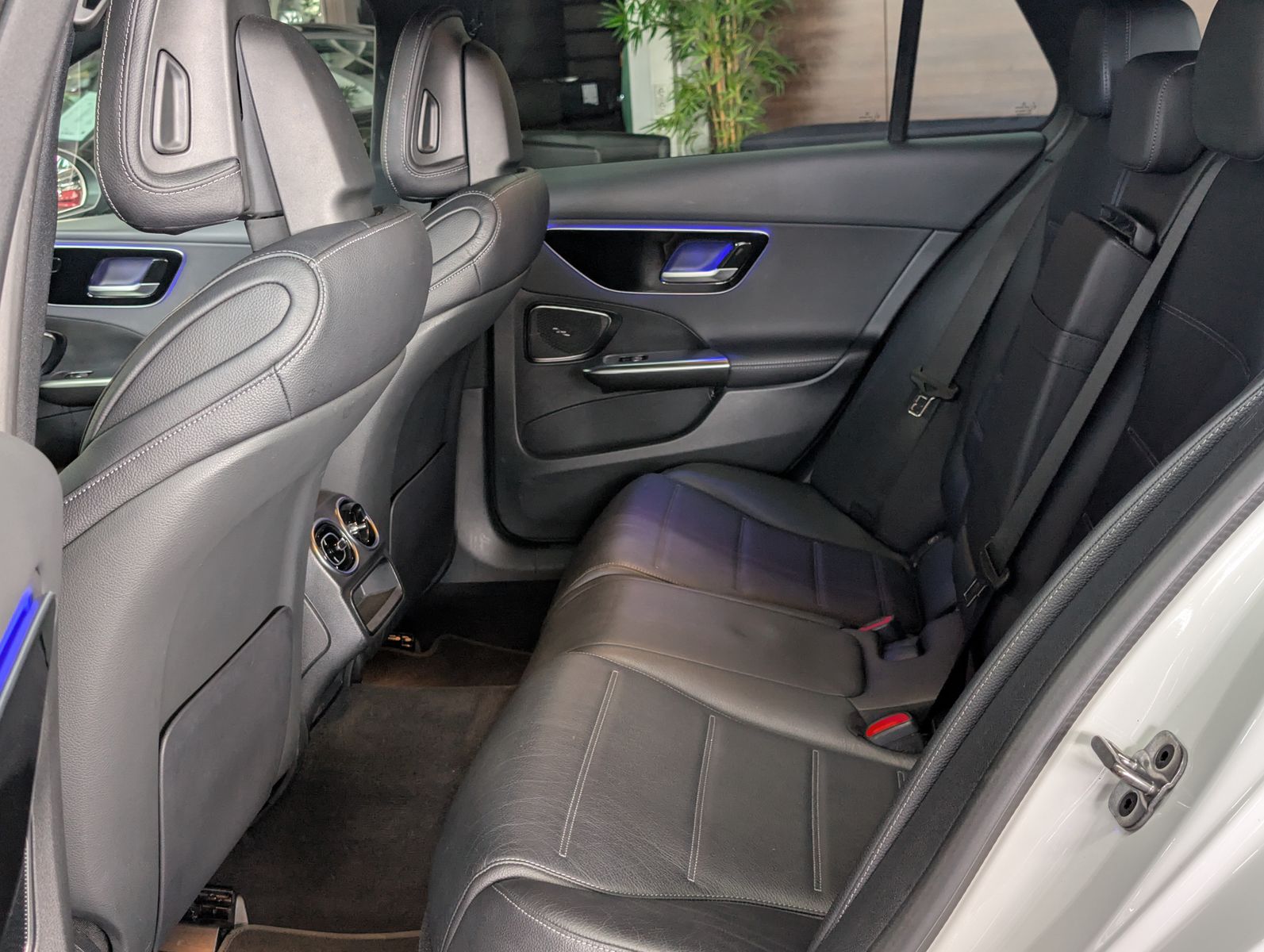 Fahrzeugabbildung Mercedes-Benz C 200 d T Avantgarde AHK PANO MBUX LEDER BURMEST