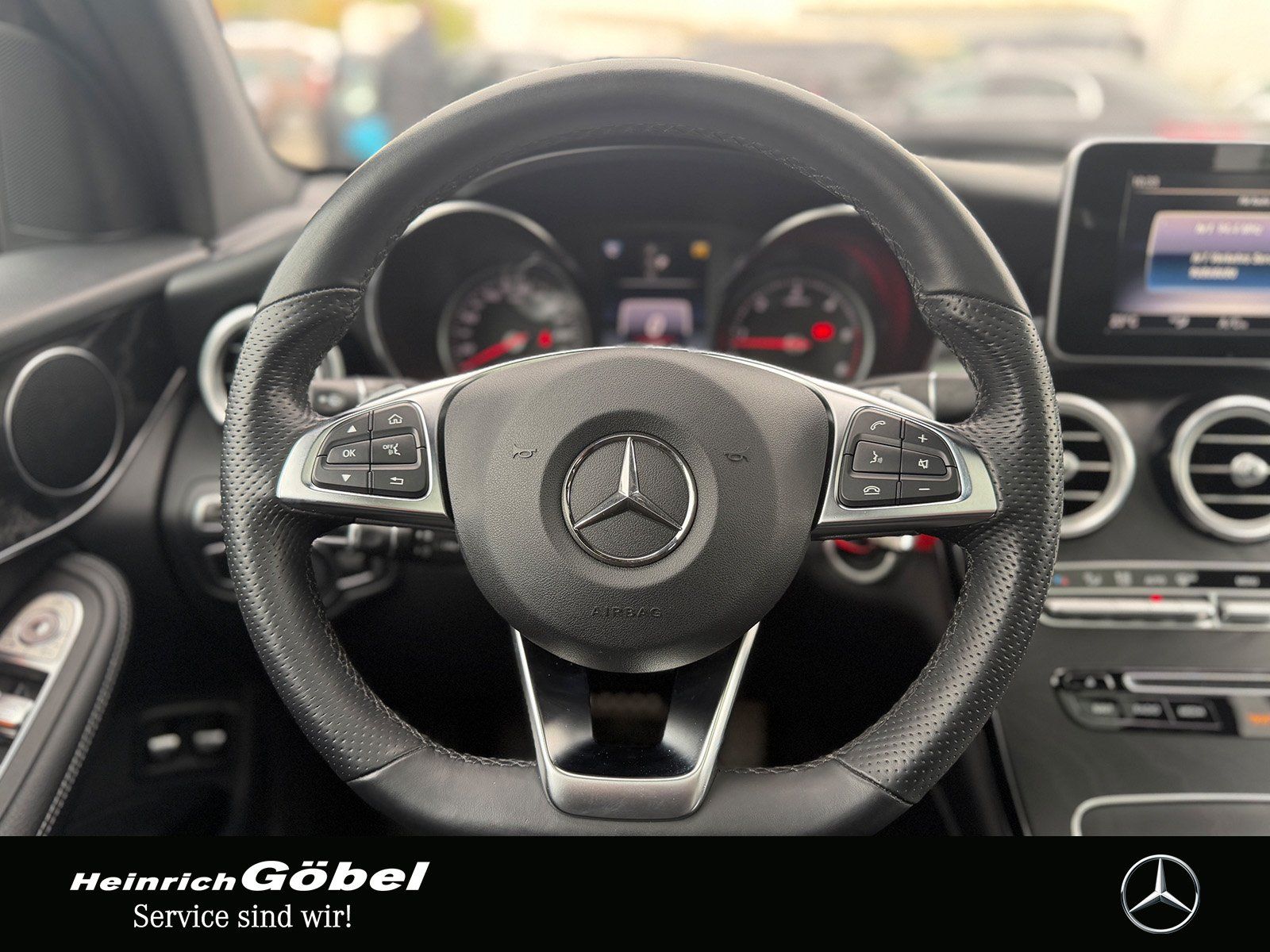 Fahrzeugabbildung Mercedes-Benz GLC 220 d 4M AMG+PANORAMA+ILS+20ZOLL+NIGHTP.+AHK