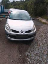 Renault Clio - Renault Clio aus 2005 mit Diesel-Antrieb