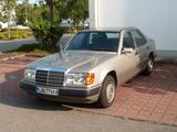 Mercedes-Benz 200 (W 124) H-Kennzeichen,  TÜV 3/27 - Mercedes-Benz 200 in München