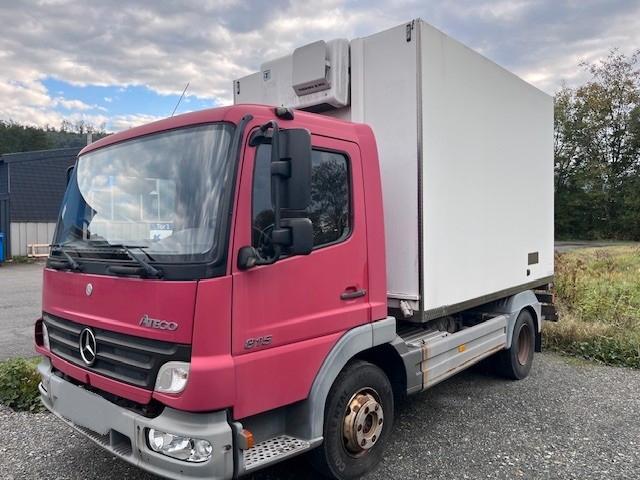Mercedes-Benz 815 Thermoking mit Rohrbahnen TÜV 10/26