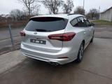 Ford Focus Turnier 1.0l EcoBoost ST-Line X MHEV SHZ - Ford Focus Neuwagen: Kombi