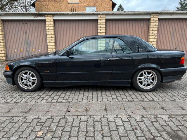 BMW E36 320i Cabrio