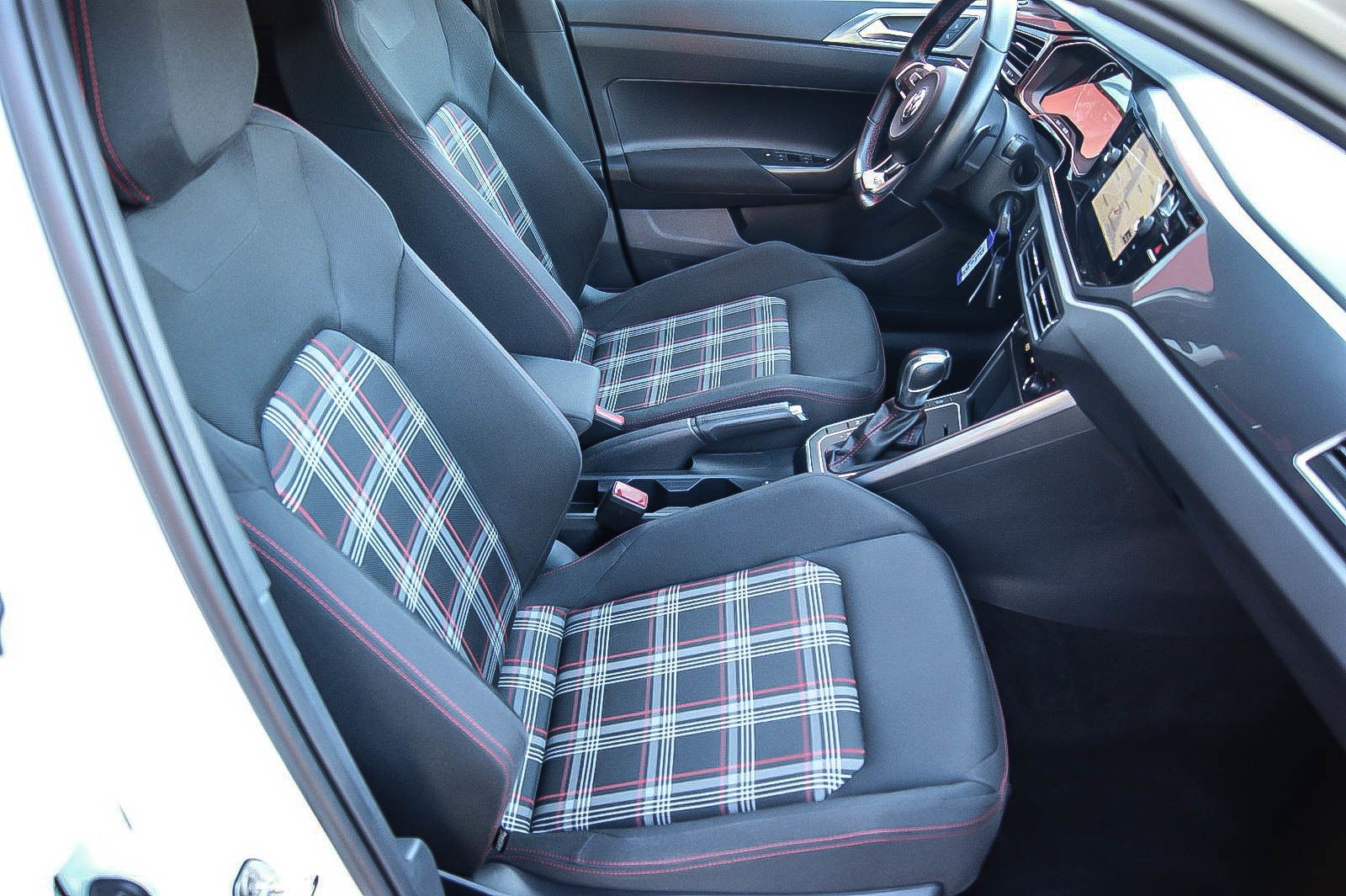 Fahrzeugabbildung Volkswagen Polo GTI 2.0 TSI DSG NAVI LED ACC SPORT 1.HAND