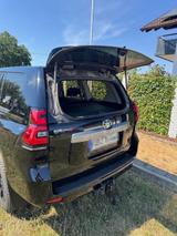 Toyota Land Cruiser 2.8 D-4D Automatik 4x4 | AHK - schwarze Toyota Land Cruiser