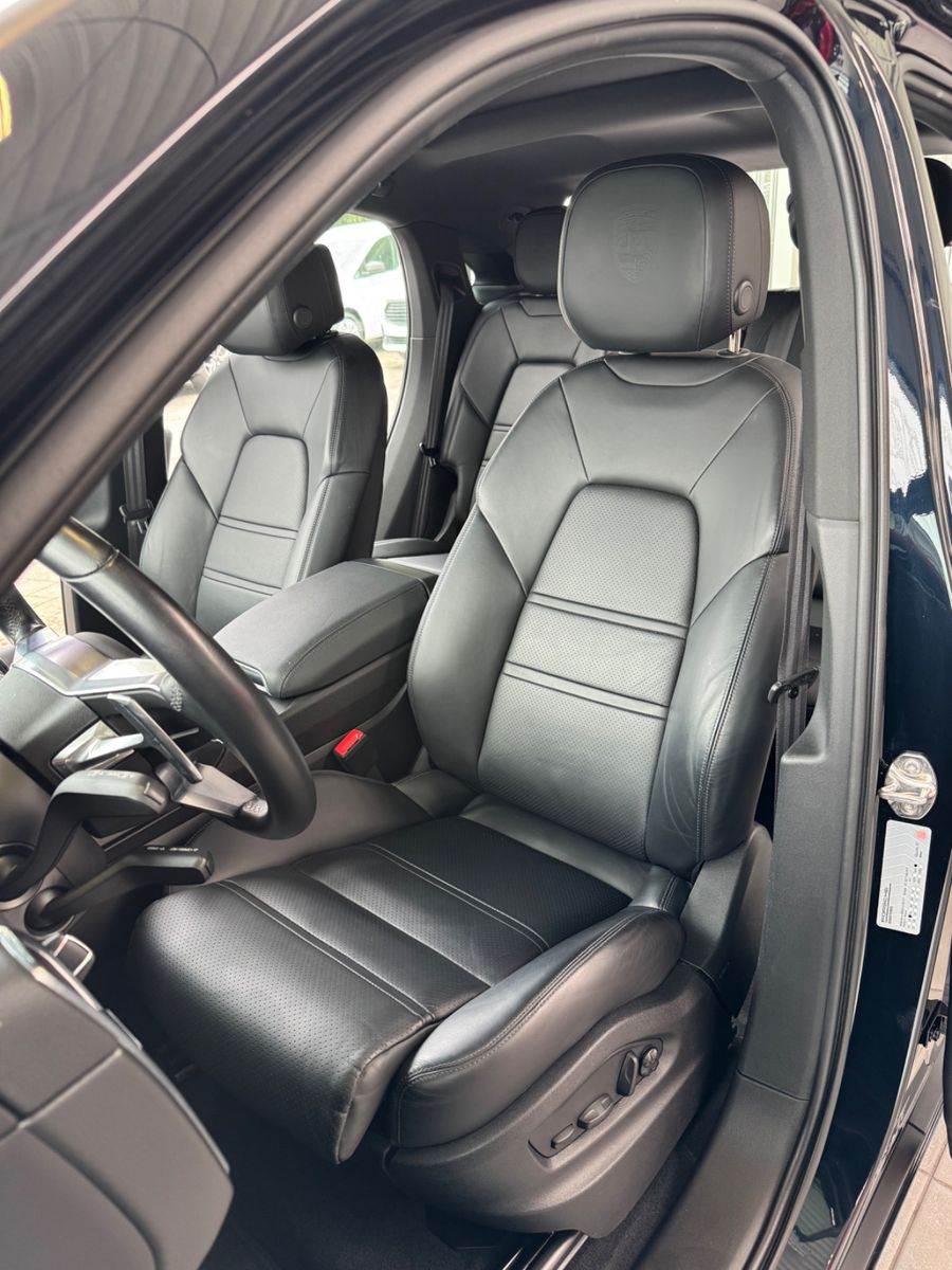 Fahrzeugabbildung Porsche Cayenne Coupe E-Hybrid Platinum Edition