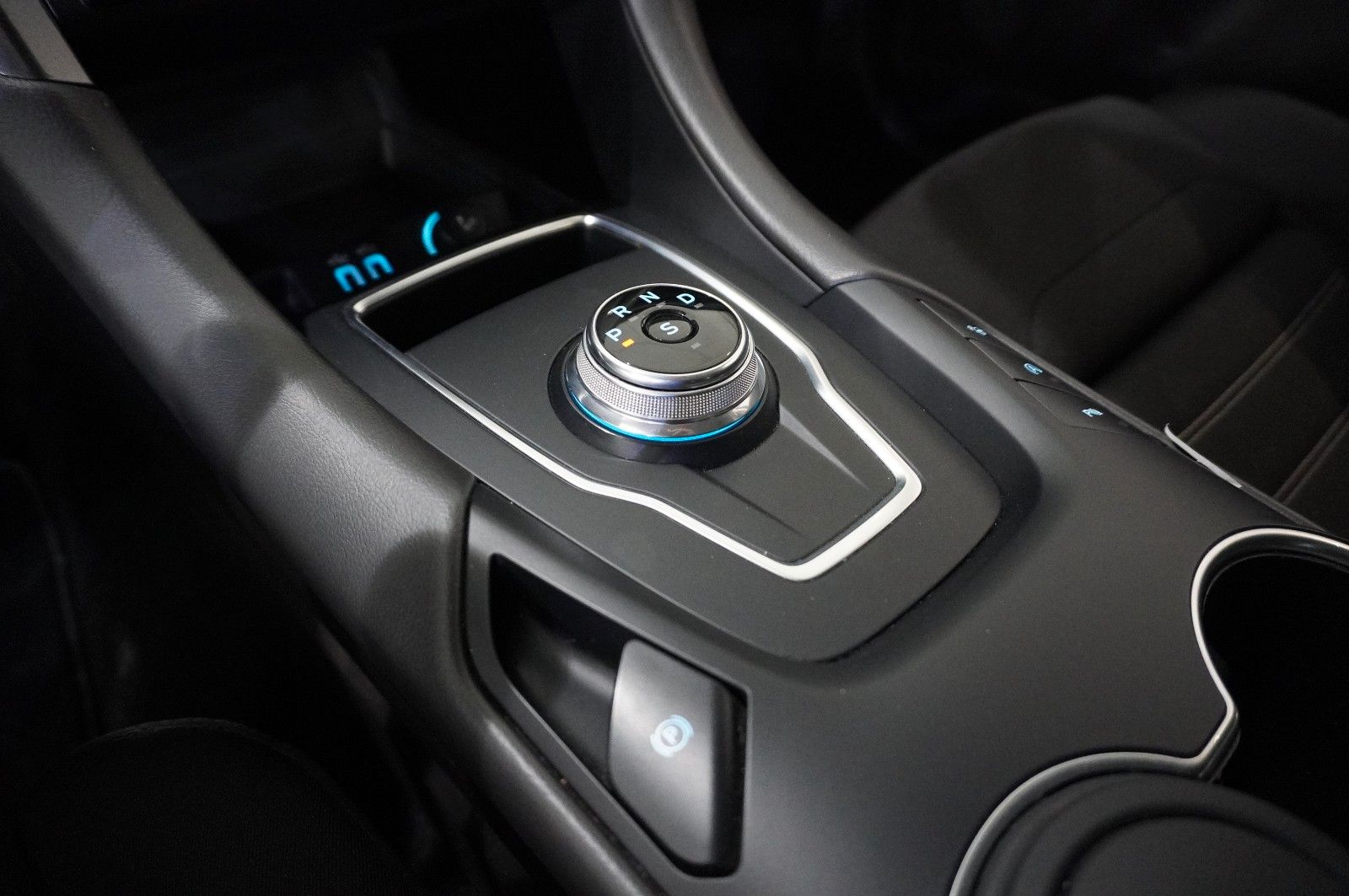 Fahrzeugabbildung Ford Mondeo Turnier 2.0D TITANIUM NAVI/LED/KAMERA/AHK