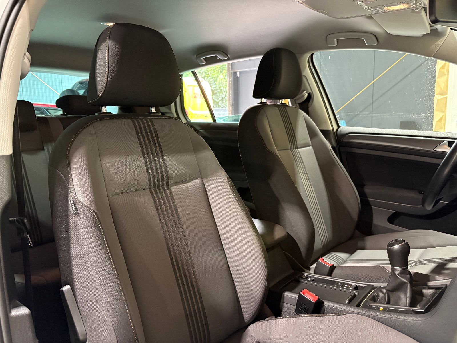 Fahrzeugabbildung Volkswagen Golf VII Lim. Allstar BMT/NAVI/PDC/SHZ/KLIMA/