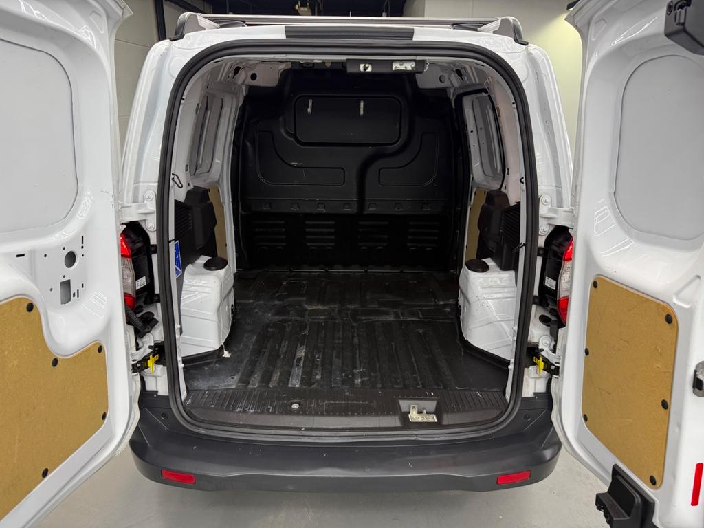 Ford Transit Courier 1.5 TDCi, Foto 6 von 40