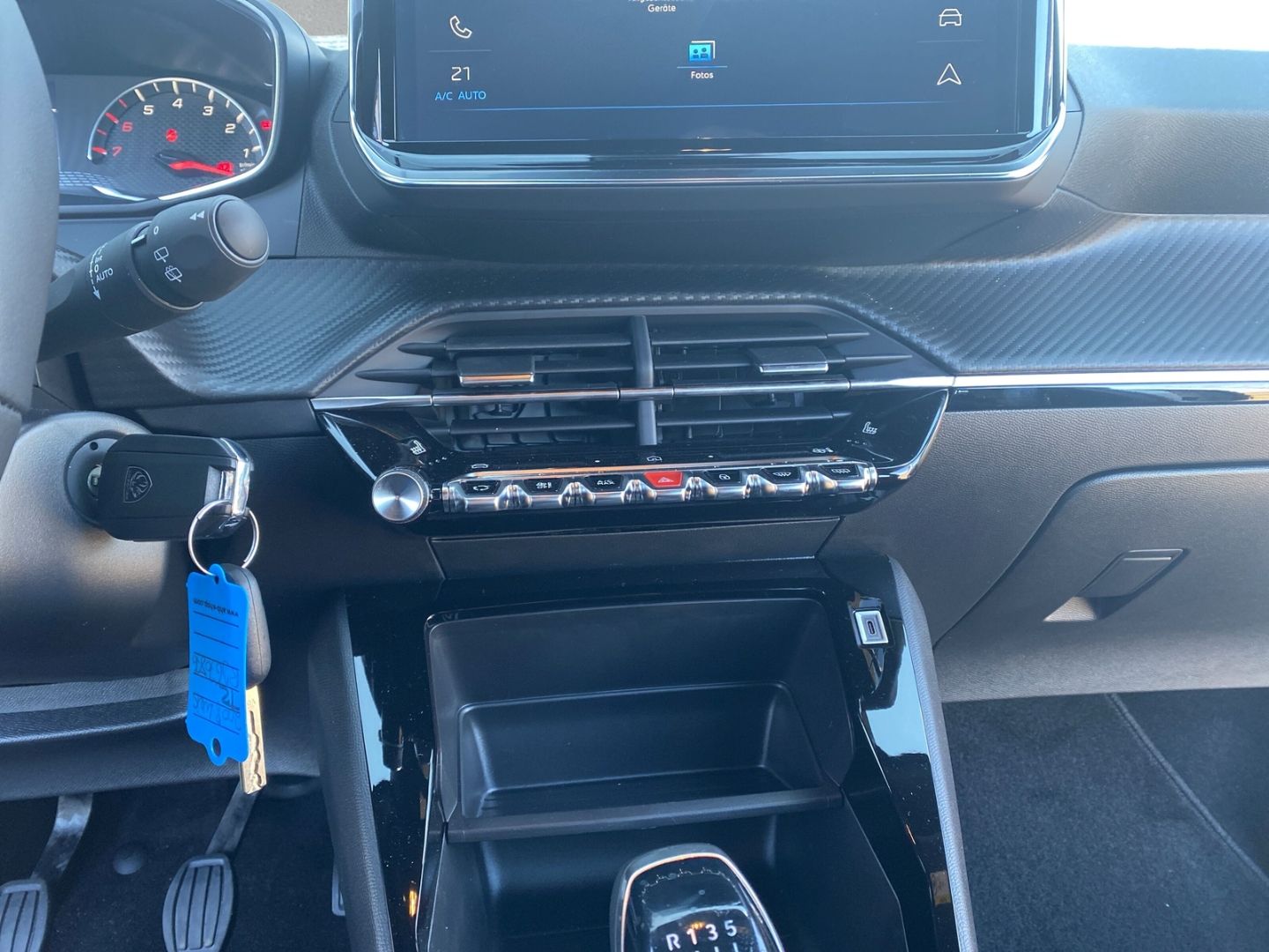 Fahrzeugabbildung Peugeot 2008 Active 1.2 PureTech 100 EU6e