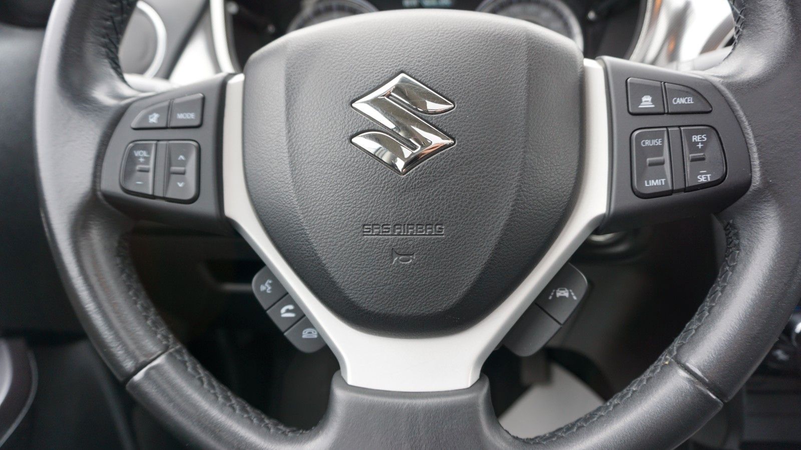 Fahrzeugabbildung Suzuki Vitara 1.4 Mild-Hybrid Comfort+ 4x4, Navi, LED