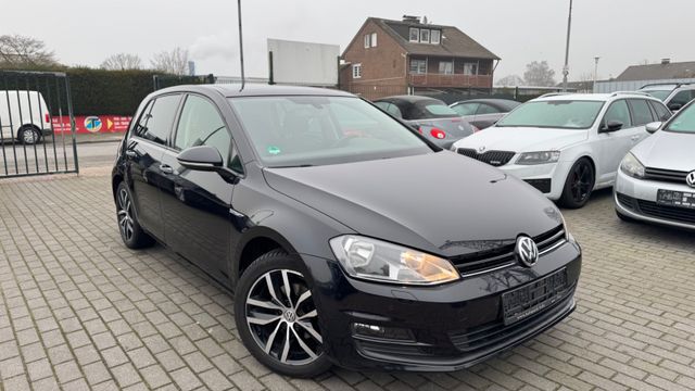 Volkswagen Golf VII Lim. Cup BMT 1.4 | PANO | NAVI | SHZ