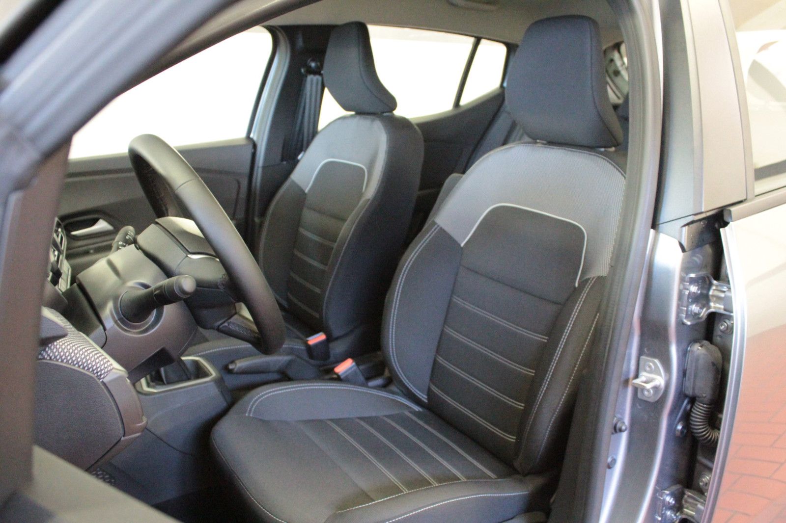 Fahrzeugabbildung Dacia Sandero TCe 90 Expression*Winterpaket*Alu*15424*