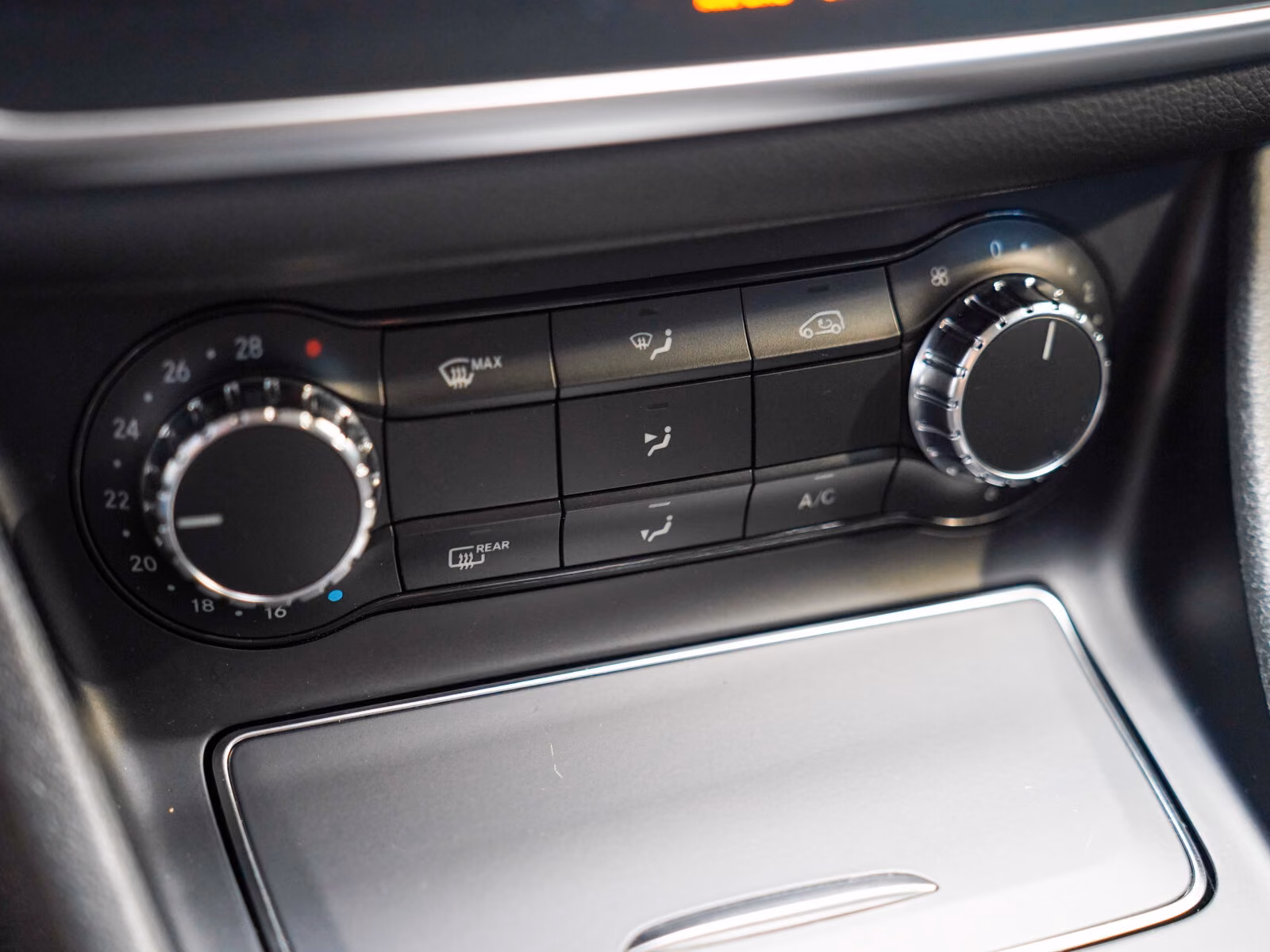 Mercedes-Benz GLA 220 4M Urban DISTRONIC 360° AHK KEYLESS LED