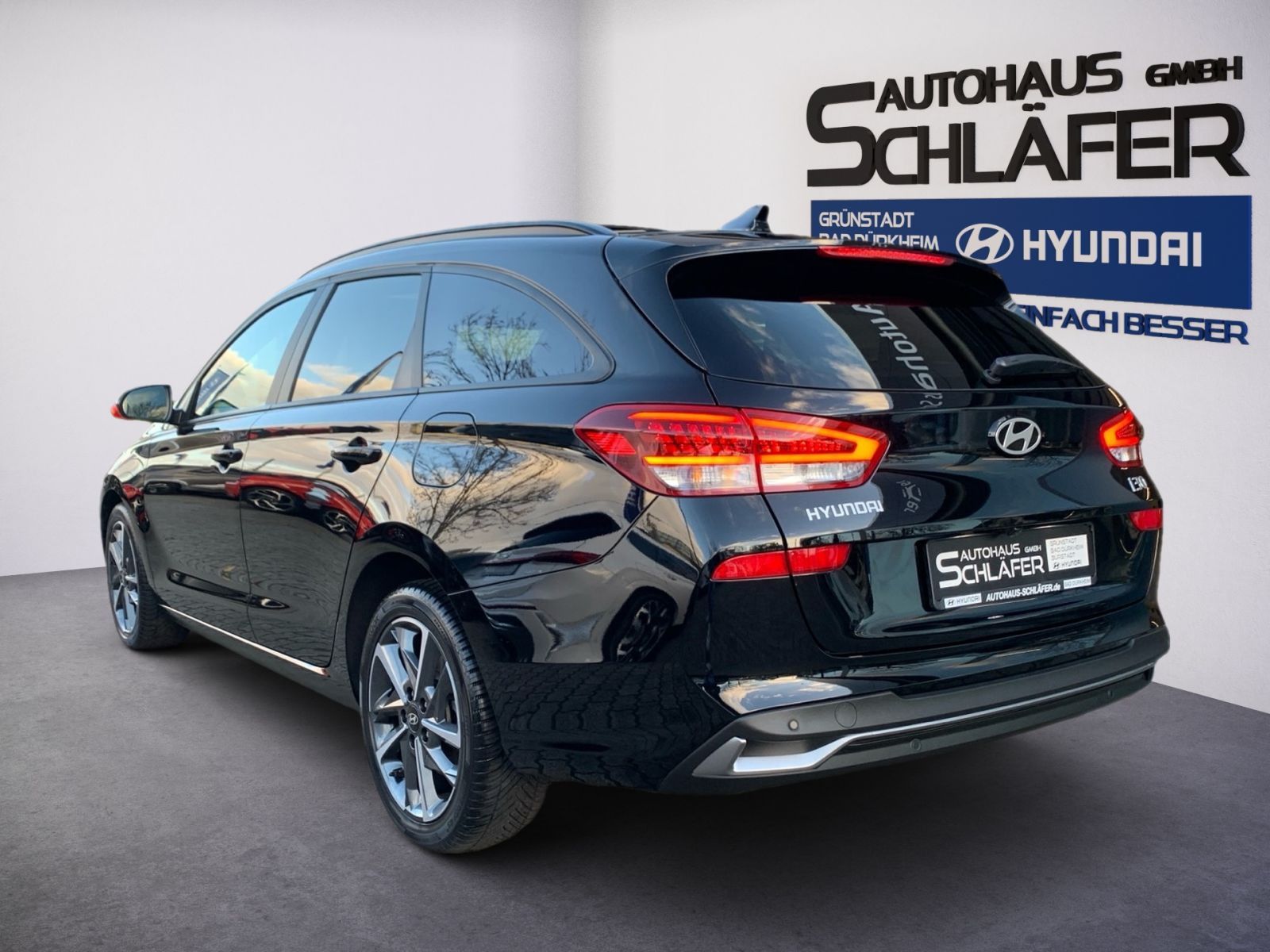 Fahrzeugabbildung Hyundai i30 Kombi 1.5 T-GDI 7-DCT Advantage Mild-Hybrid