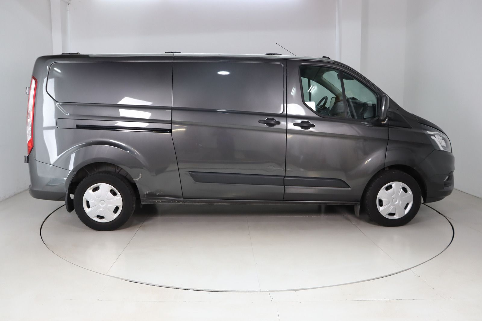 Fahrzeugabbildung Ford Transit Custom Kasten * L2 * Lang * AHK * PDC