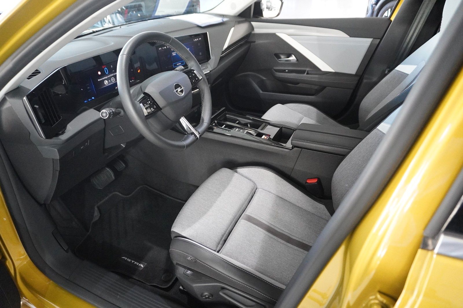 Fahrzeugabbildung Opel Astra L Lim. 1.6 HYBRID ELEGANCE NAVI/LED/SH/AHK