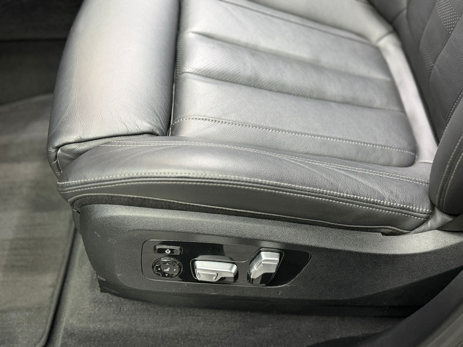 Fahrzeugabbildung BMW X5 M50d|LASER|H&K|360°|PANO|GESTIK|AHK|HuD
