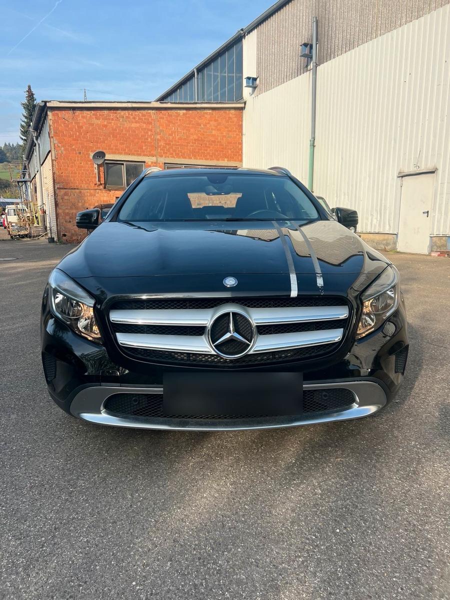 Mercedes-Benz GLA 200