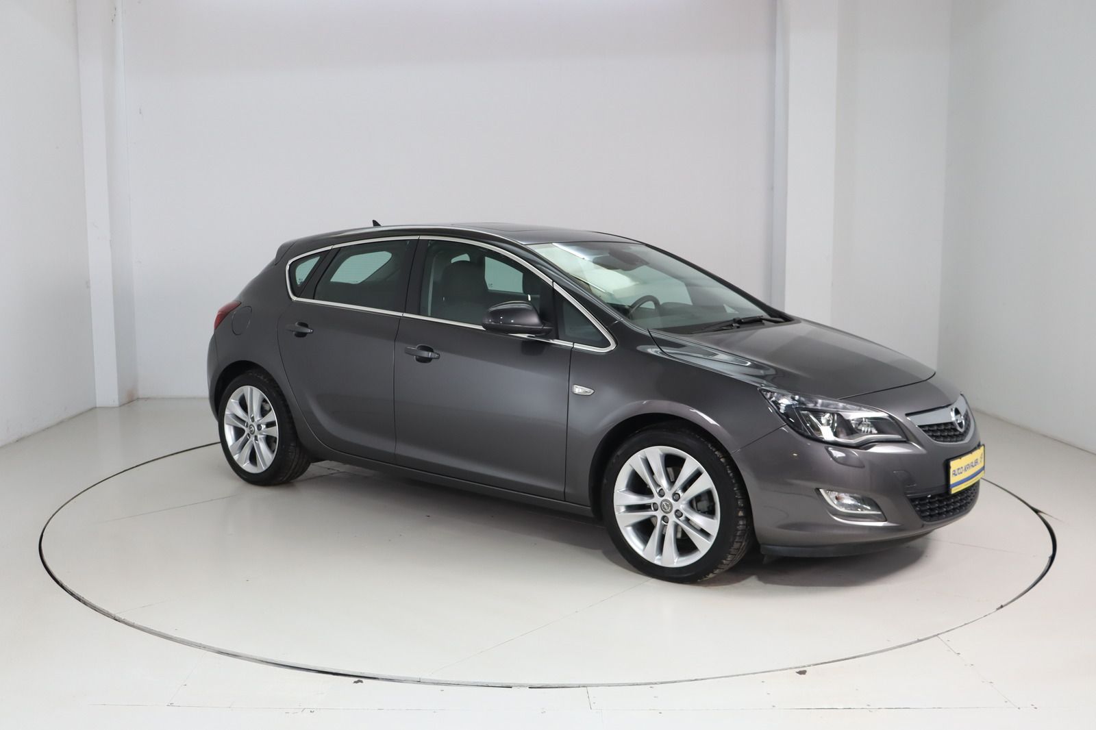 Fahrzeugabbildung Opel Astra J 1.6 Turbo Innovation * 1. Hd. * wenig Km