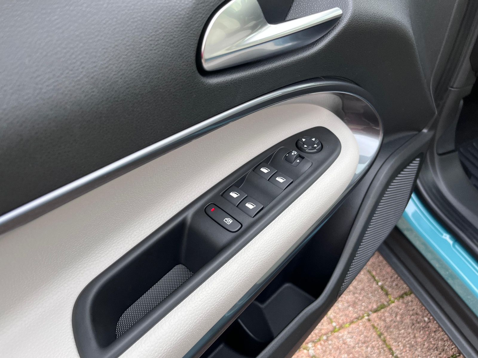 Fahrzeugabbildung Fiat 600 Hybrid La Prima