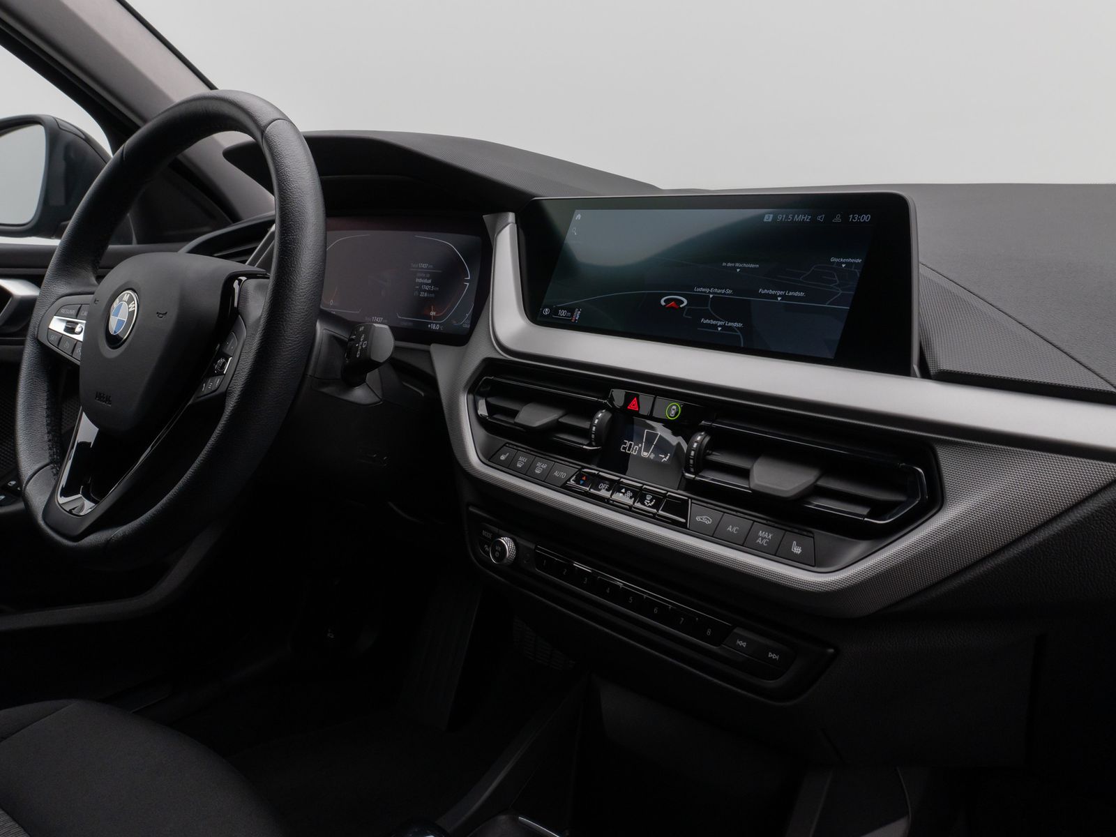 Fahrzeugabbildung BMW 118i DAB CockPitProf LED PDC Geschwindigkeitsreg
