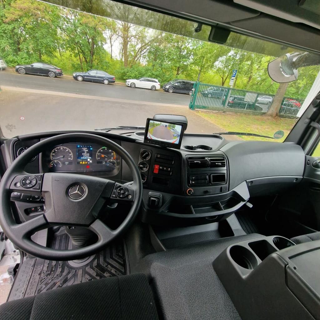 Fahrzeugabbildung Mercedes-Benz Atego 1224 L Junge Koffer mit LBW 1500 kg