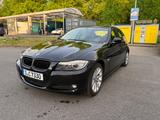 BMW 330i - Automatik / Limo / elekt. Spiegel - BMW 330 aus 2009: 330i