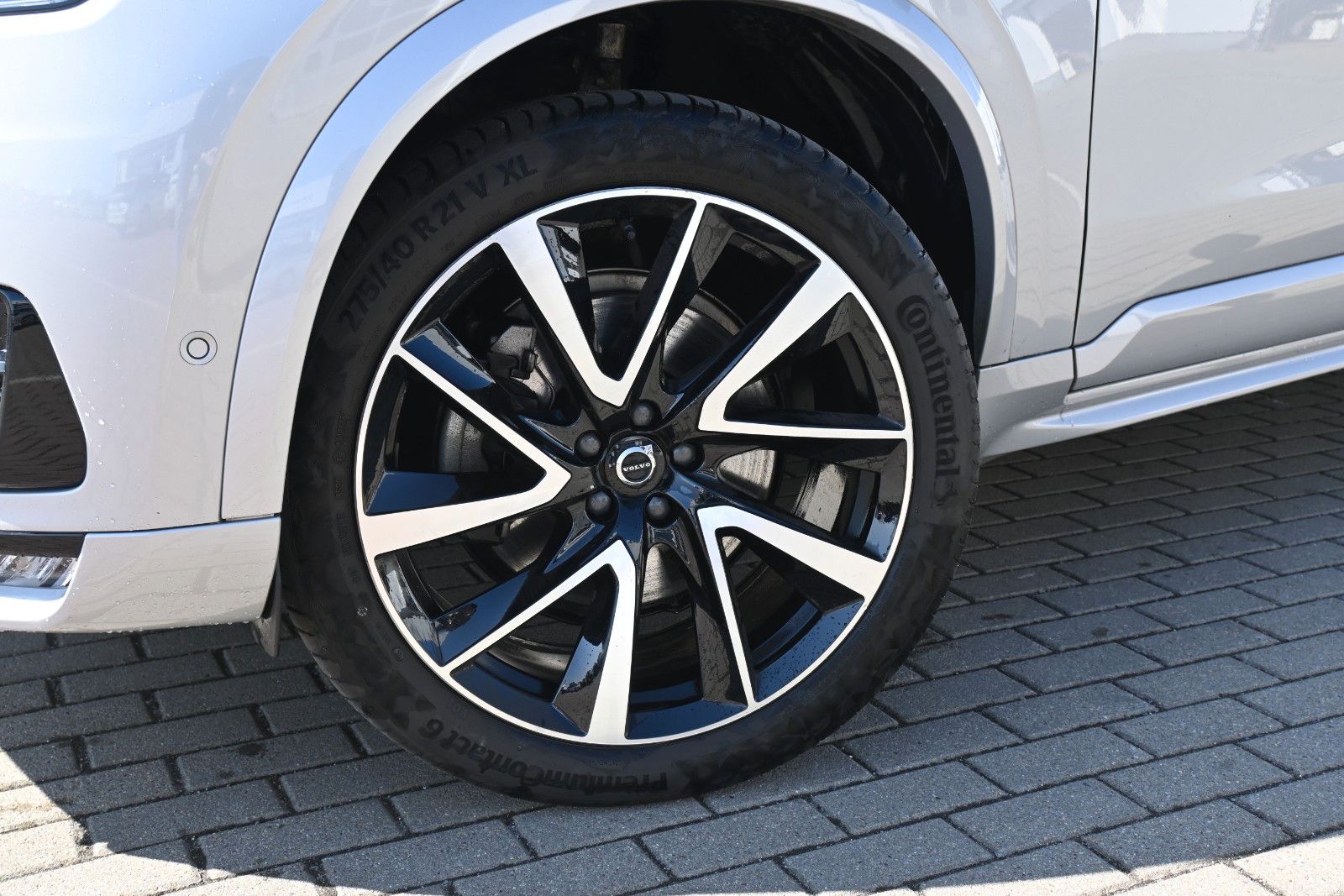Fahrzeugabbildung Volvo XC90 B5 D AWD Dark*STDHZG*PANO*360°*
