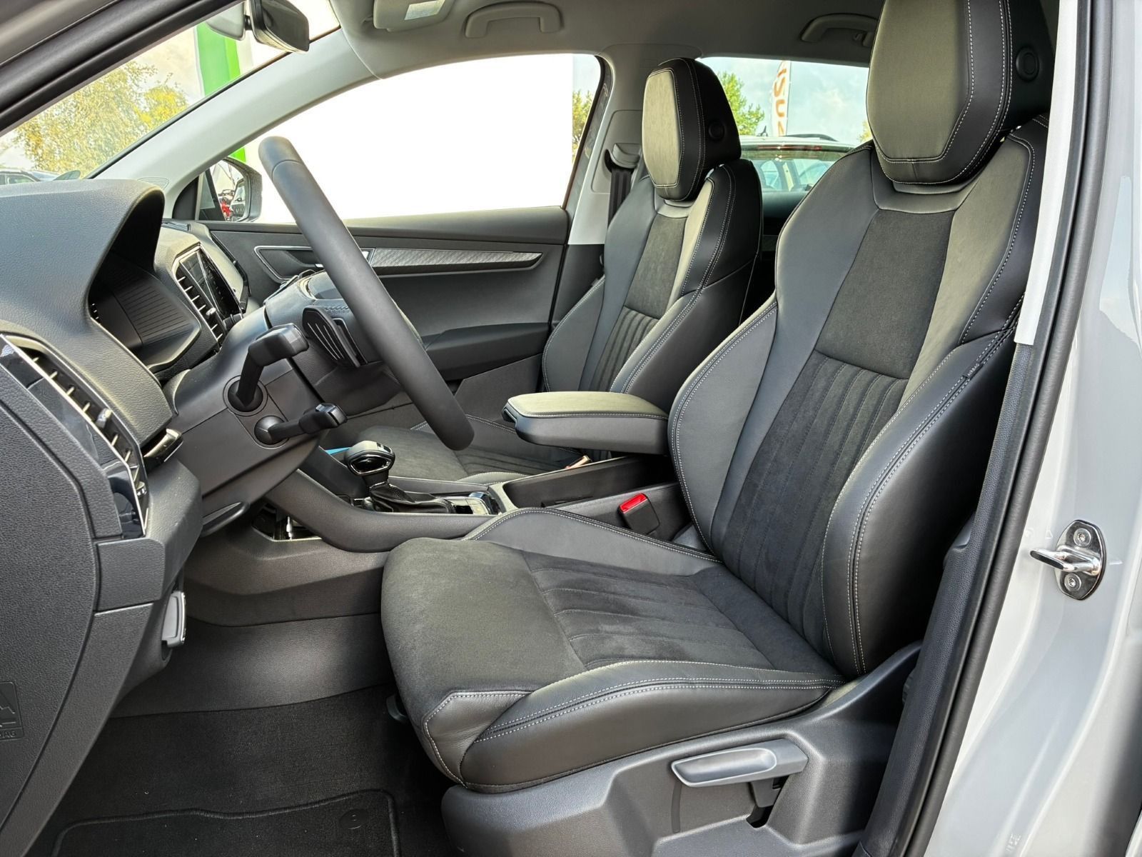 Fahrzeugabbildung SKODA Karoq 1.5 TSI DSG*AHK*RFK*ACC*eHeck