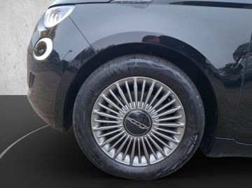 Fiat 500 e Icon KeyLess+Navi+SHZ+LM+PDC+SoundSys+AUT