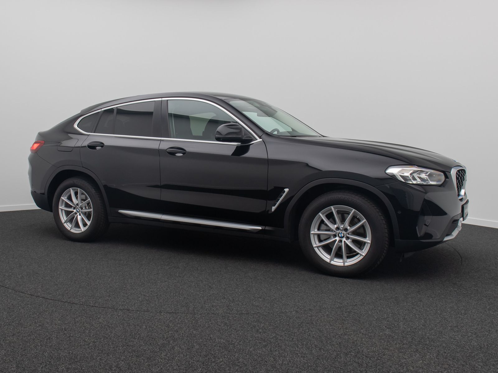 Fahrzeugabbildung BMW X4 xD20i 360° DAB CockpitPlus WLAN LED M Sport