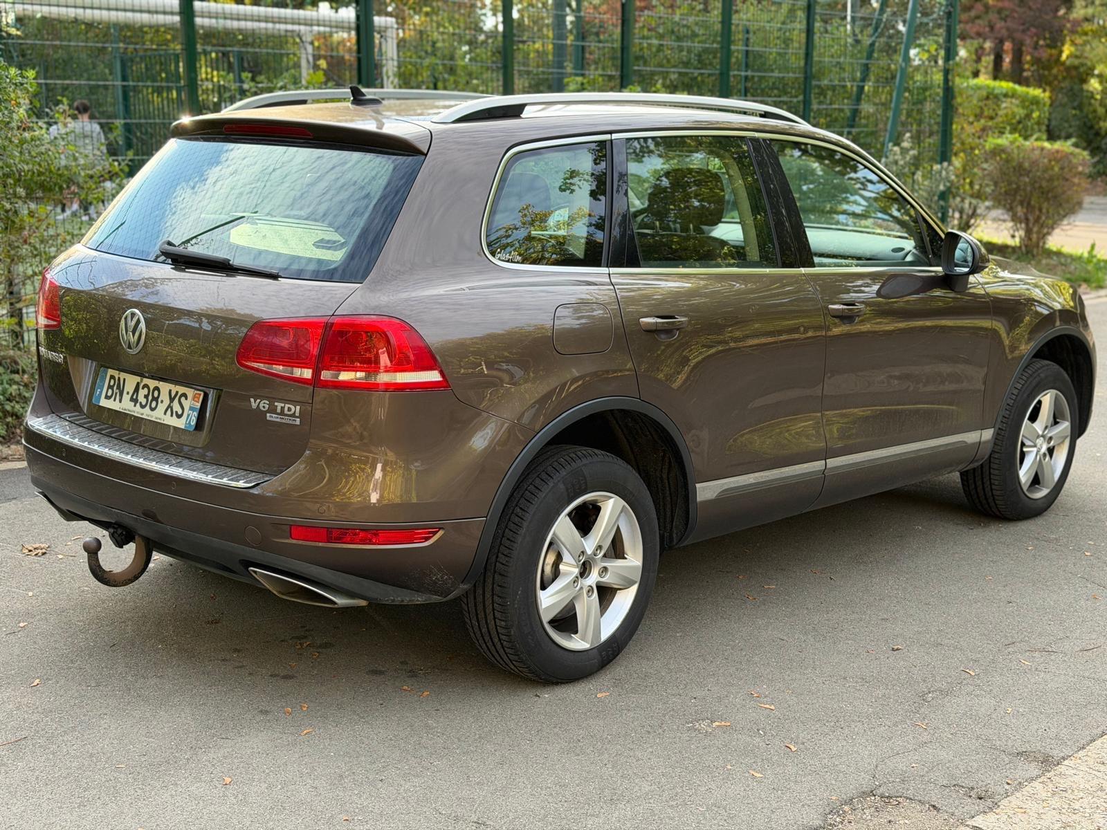 Volkswagen Touareg 2011 — вигляд ззаду