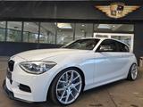 BMW M135i xDrive Lim. LEDER/SSD/Har-Kar/MAXTON/19" - BMW M-Modelle mit Schiebedach