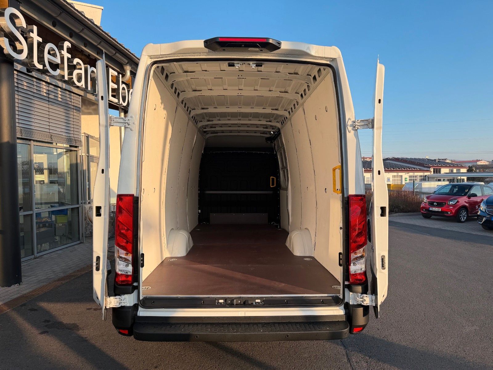 Fahrzeugabbildung Iveco Daily 35S18 HA8 *R4.100mm*Automatik*Kamera*ACC*