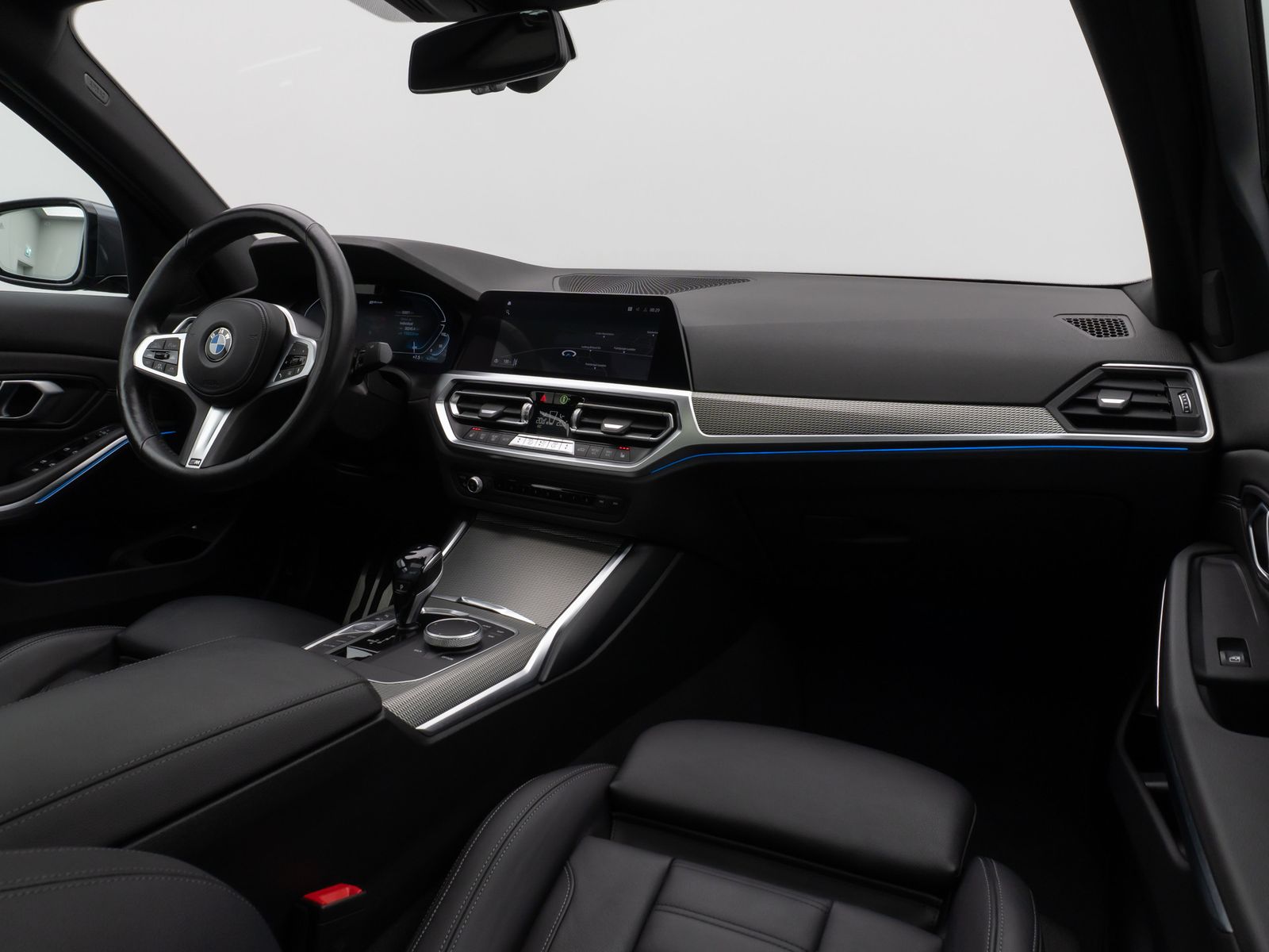 Fahrzeugabbildung BMW 330e xD M Sport Laser Glasdach PDC HUD DAB HiFi