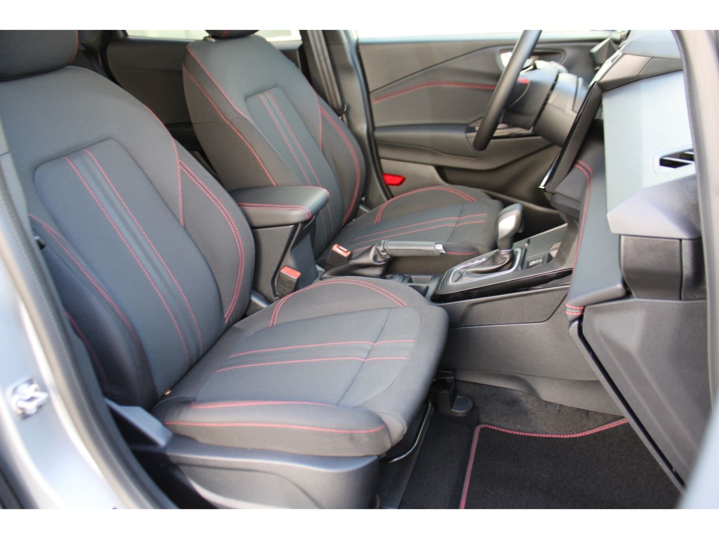 Fahrzeugabbildung Ford Puma 1,0 EB Hybrid ST-Line LED RFK Navi Winter-P