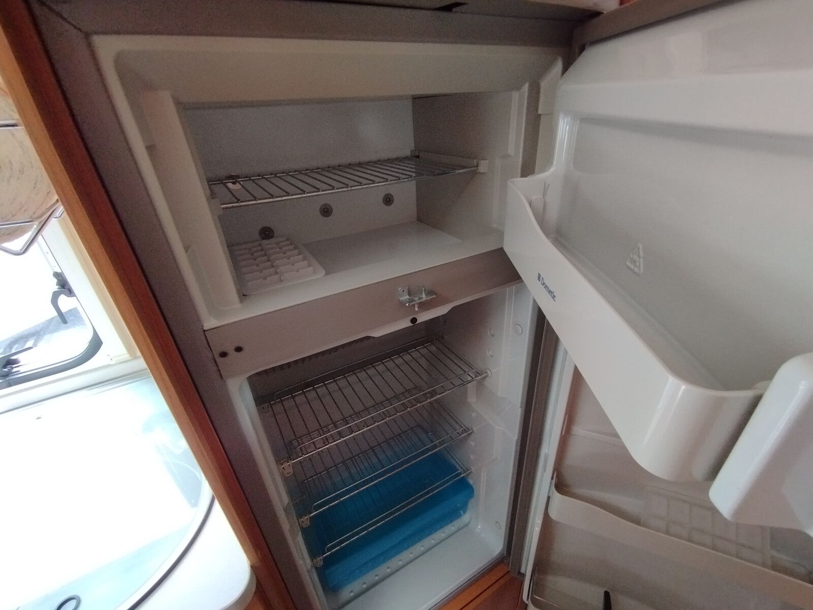 Fahrzeugabbildung Knaus Sun Traveller SunTR 550 D SAT, Markise, RK