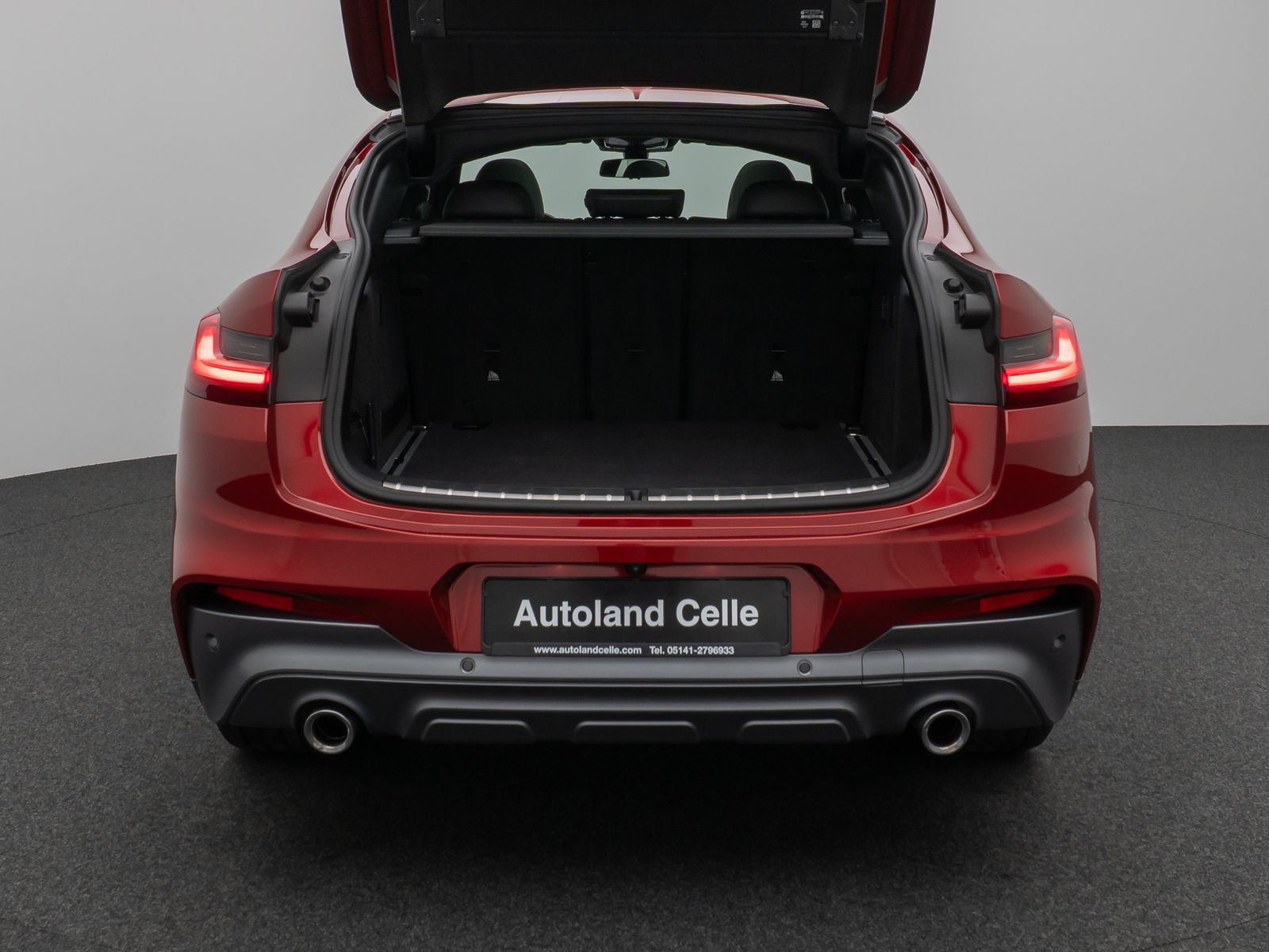 Fahrzeugabbildung BMW X4 xD20d M Sport X Panorama HUD HiFi Komfort 20"