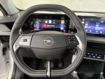 Fotografie des Opel Frontera 1.2 DI Hybrid 48V eDCT GS (1G)