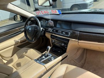 BMW 730 - 9