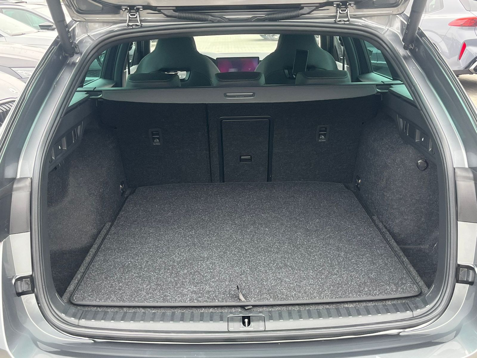 Fahrzeugabbildung SKODA Octavia 2.0 TDI Sportline DSG MATRIX*WINTER*5J.G
